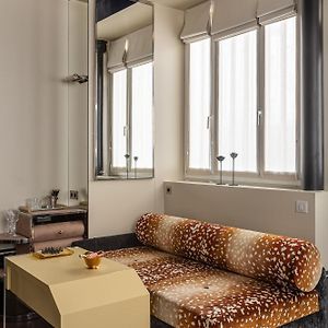 Deluxe Studio